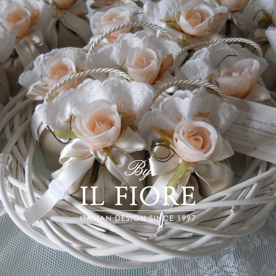 Bomboniere Matrimonio Sacchetto Portaconfetti con fiori e pizzo San Gallo thumb cover