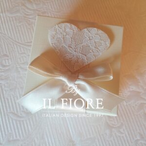 Bomboniere Matrimonio con cuore in pizzo