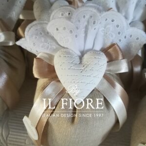 Bomboniere Comunione Matrimonio e Cresima Sacchetto portaconfetti con Pizzo Sangallo e Cuore