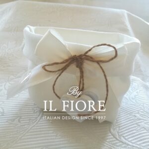 Bomboniere sacchetto per confettata con cuori in legno