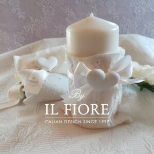 Bomboniera candela con pizzo Sangallo e cuore in gesso
