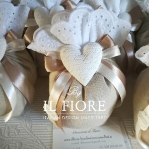 Bomboniere Matrimonio Sacchetto con Cuore e pizzo San Gallo