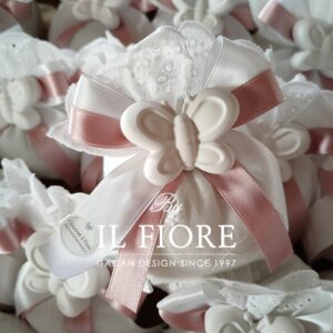 Bomboniere Battesimo sacchetto Sangallo con farfalla.