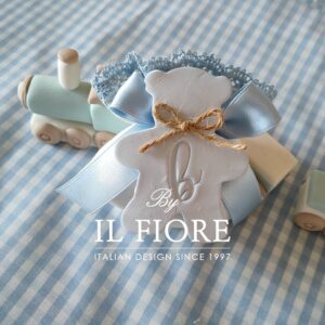 Bomboniera Battesimo orsetto con lettera e sacchetto portaconfetti bimbo e bimba