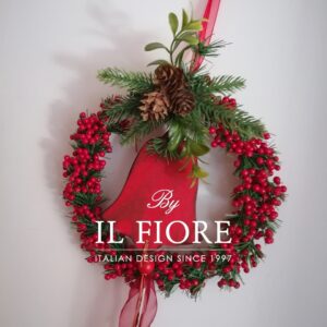 Ghirlande natalizie con bacche e campana in legno