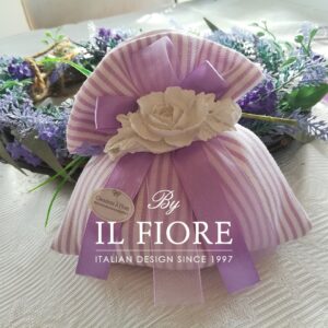 Bomboniere Comunione sacchetto a righe con peonia in gesso profumato.