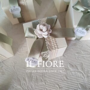 Bomboniere Matrimonio scatola portaconfetti con fiorellino