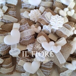 Bomboniera ciuffetto portaconfetti con gessetti profumati