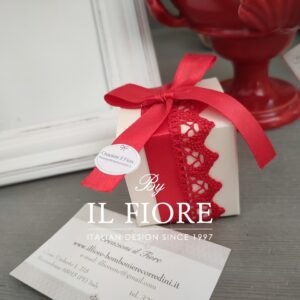 Bomboniere Laurea scatola portaconfetti con merletto e nastro