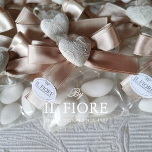 Bomboniere Matrimonio Comunione Sacchetto in organza con cuore in pizzo