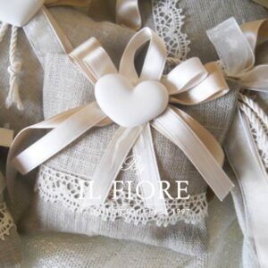 Bomboniera Comunione Shabby Chic Sacchetto con Merletto e Gessetti Profumati