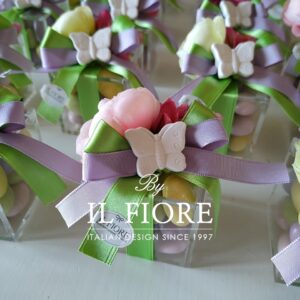 Bomboniere Comunione Cresima scatola con farfalla e fiori.