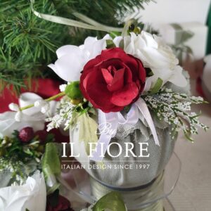 Palline di Natale decorata con fiori