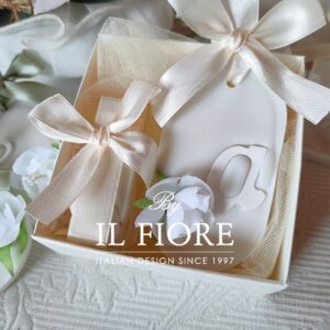 Bomboniere Comunione Cresima candela personalizzata con fiore