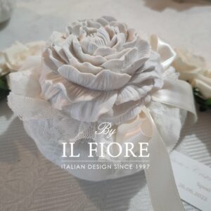 Bomboniere esclusive Matrimonio bon bon in pizzo e fiore peonia