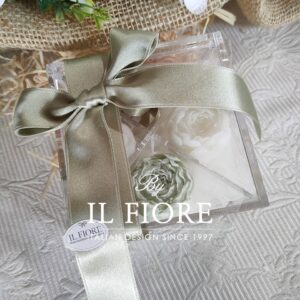 Bomboniera artigianale matrimonio scatola portagioie con candele peonie.