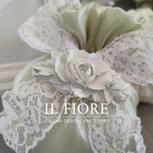 Bomboniera Matrimonio sacchetto portaconfetti con peonia e fiocco in pizzo