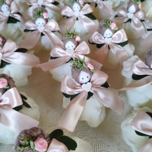 Bomboniere Comunione e Cresima bambolina fiore