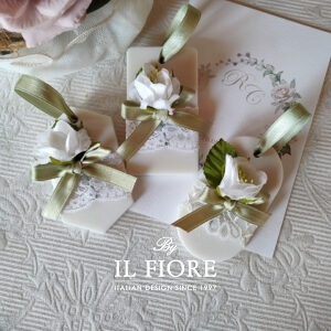 Bomboniere anniversario Matrimonio candele con pizzo e fiori