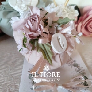 Bomboniere Comunione e Cresima bon bon rosa cipria con fiori