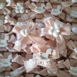 Bomboniera Battesimo bimbo e bimba scatolina trasparente con gessetti