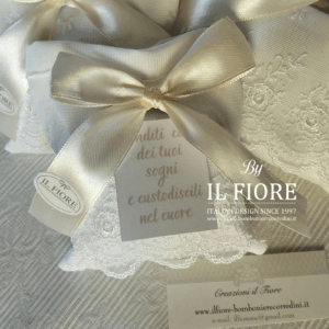Bomboniere Matrimonio sacchetto portaconfetti con pizzo francese e dedica