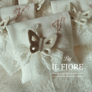Bomboniere Cresima sacchetto personalizzabile con lettere e farfalla in ceramica