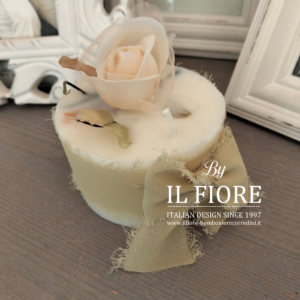 Bomboniera nozze argento candela con fiore e fiocco chiffon