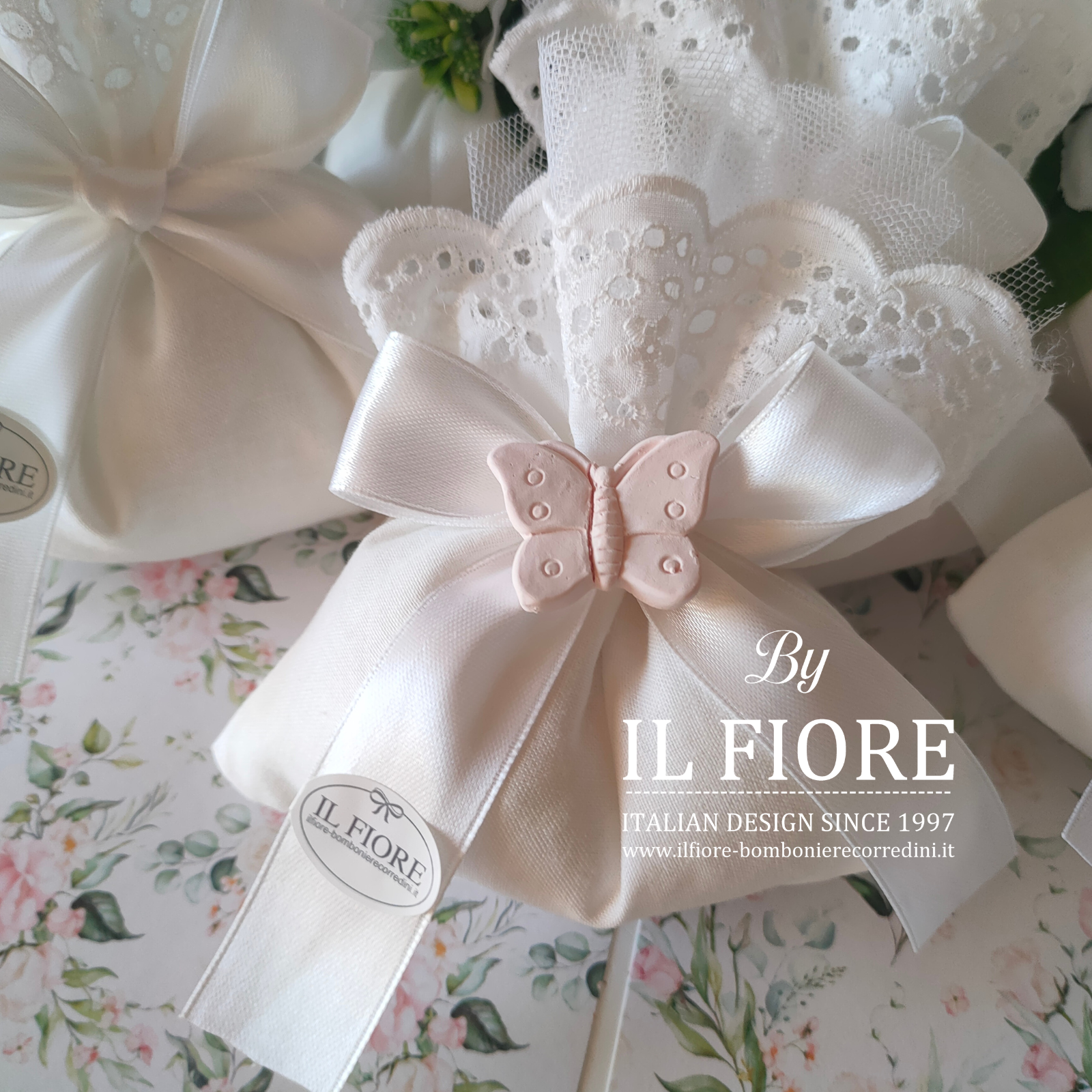 bomboniere artigianali,segnaposti,partecipazioni,fuoriporta,targhette,quadretti nascita,portafoto,abiti neonati