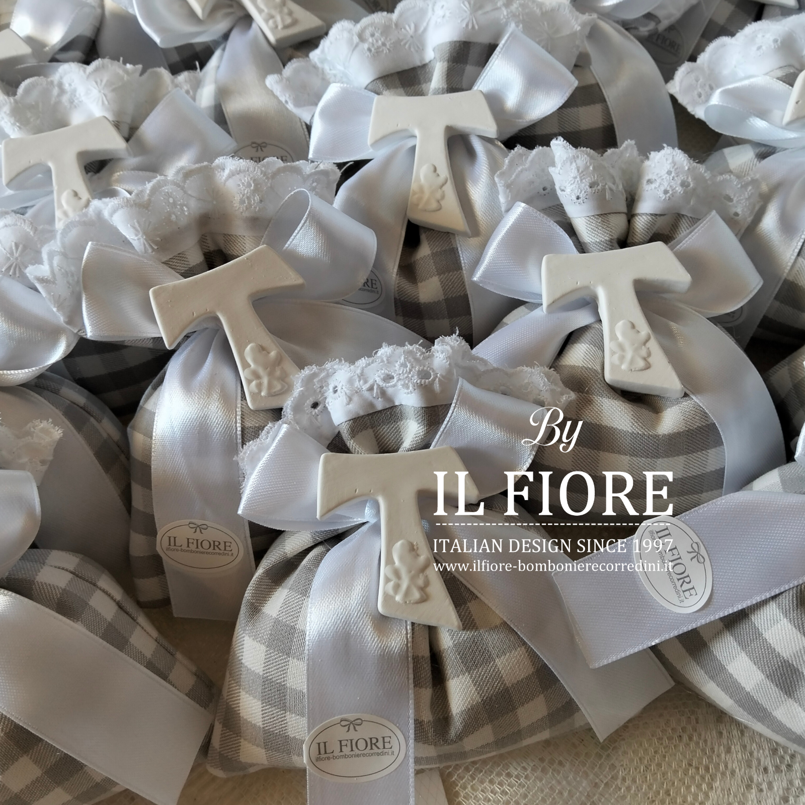 bomboniere artigianali,segnaposti,partecipazioni,fuoriporta,targhette,quadretti nascita,portafoto,abiti neonati