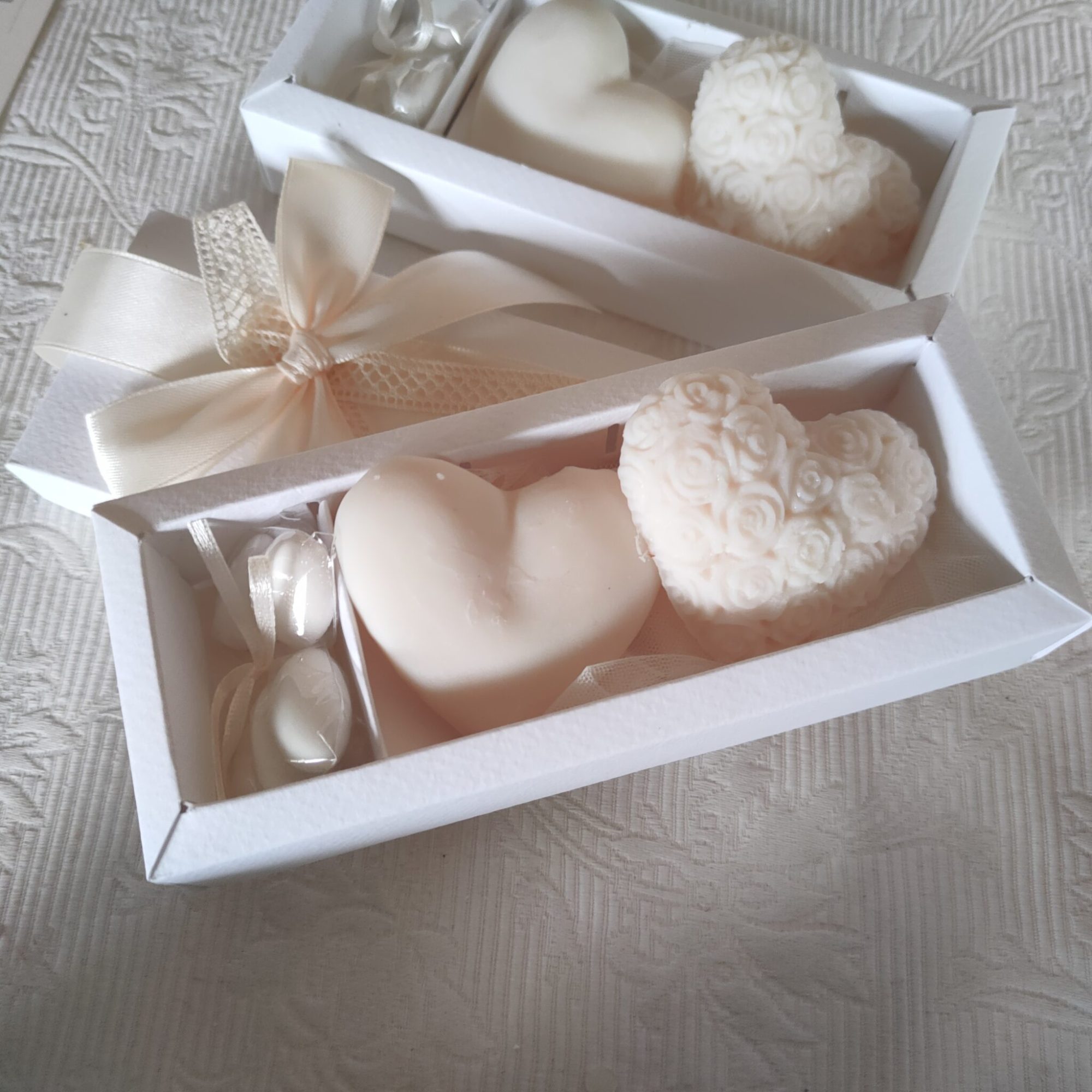 bomboniere candele a forma di cuore matrimonio