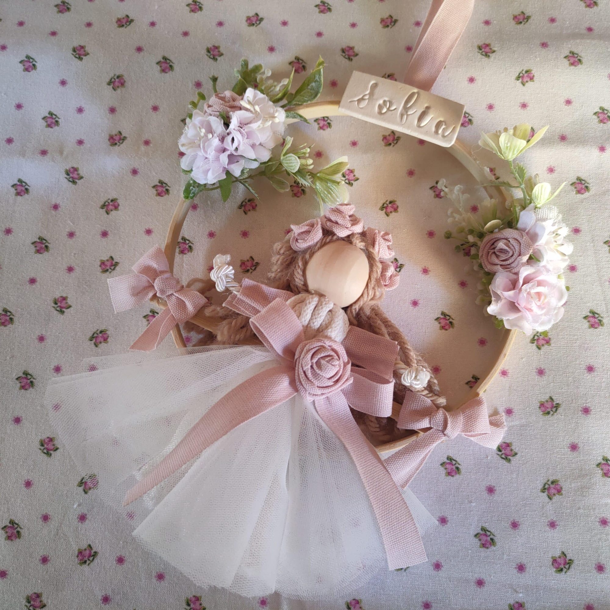 bomboniere bambola nuvola con coroncina e cerchio con fiori