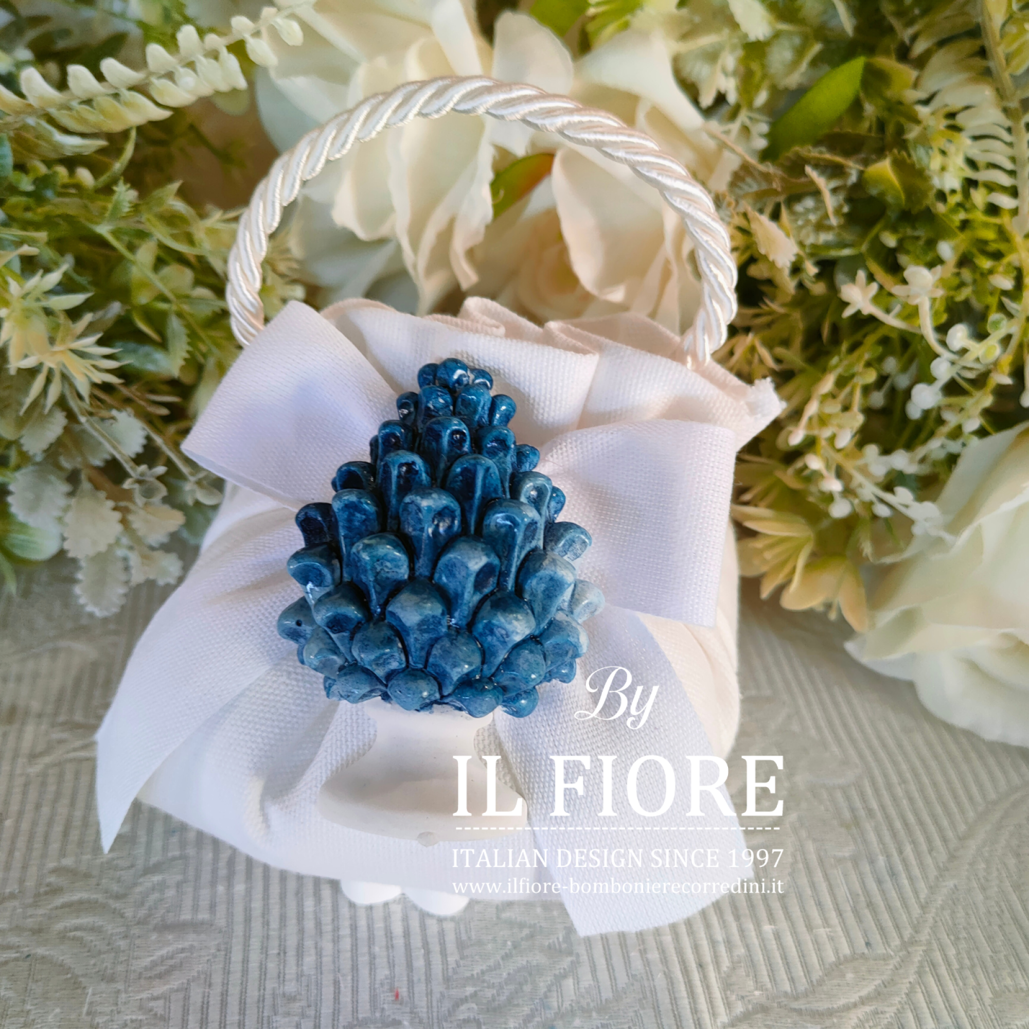 bomboniere matrimonio sacchetto con pigna blu